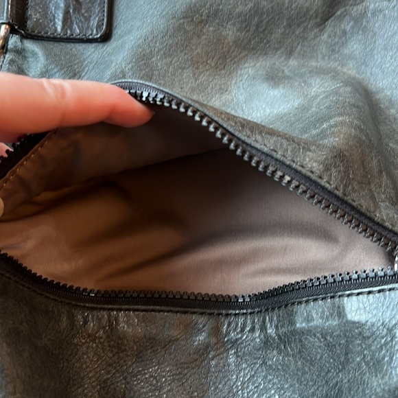 Margot purse leather black worn in look adjustable strap zip up - Picture 6 of 10